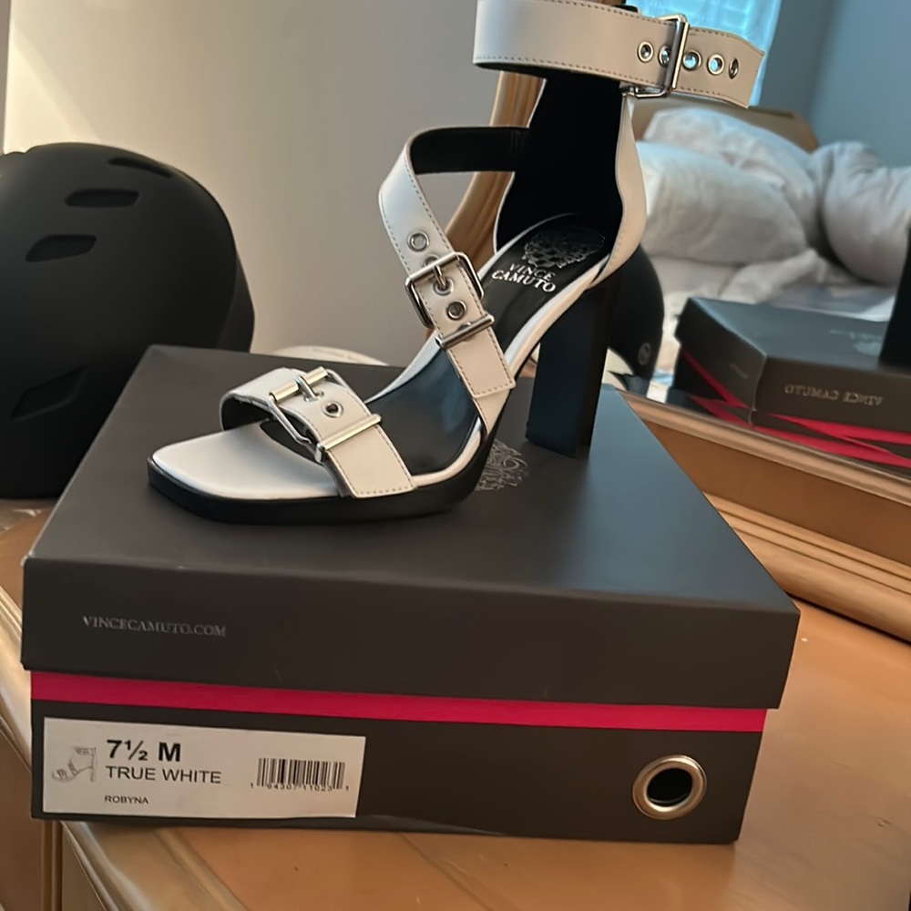 7.5 Vince Camuto heels